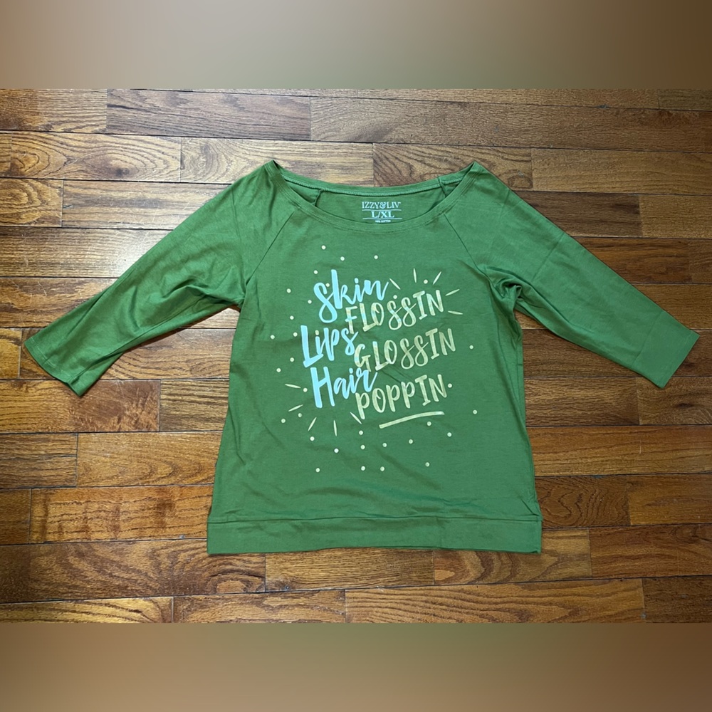 Izzy & Liv Olive Green 3/4 Sleeve Graphic Shirt Women's XL NWOT